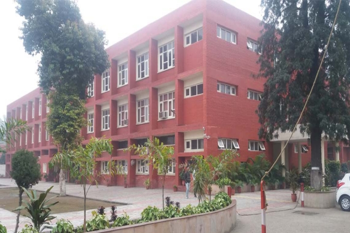 https://cache.careers360.mobi/media/colleges/social-media/media-gallery/6084/2019/1/5/Campus View of Guru Nanak Dev University College Jalandhar_Campus-View.jpg
